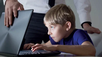 Oyun bağımlılığı, bireylerin video oyunlarına aşırı zaman ayırarak sosyal, akademik,