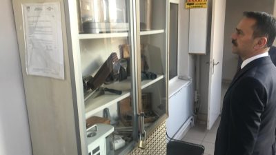Vali İlhami Aktaş, Meteoroloji Müdürlüğünü ziyaret ederek incelemelerde bulundu.