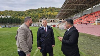 Gölcükspor, Bölgesel Lig’de, 6 maçını da kazanarak, en yakın rakibine