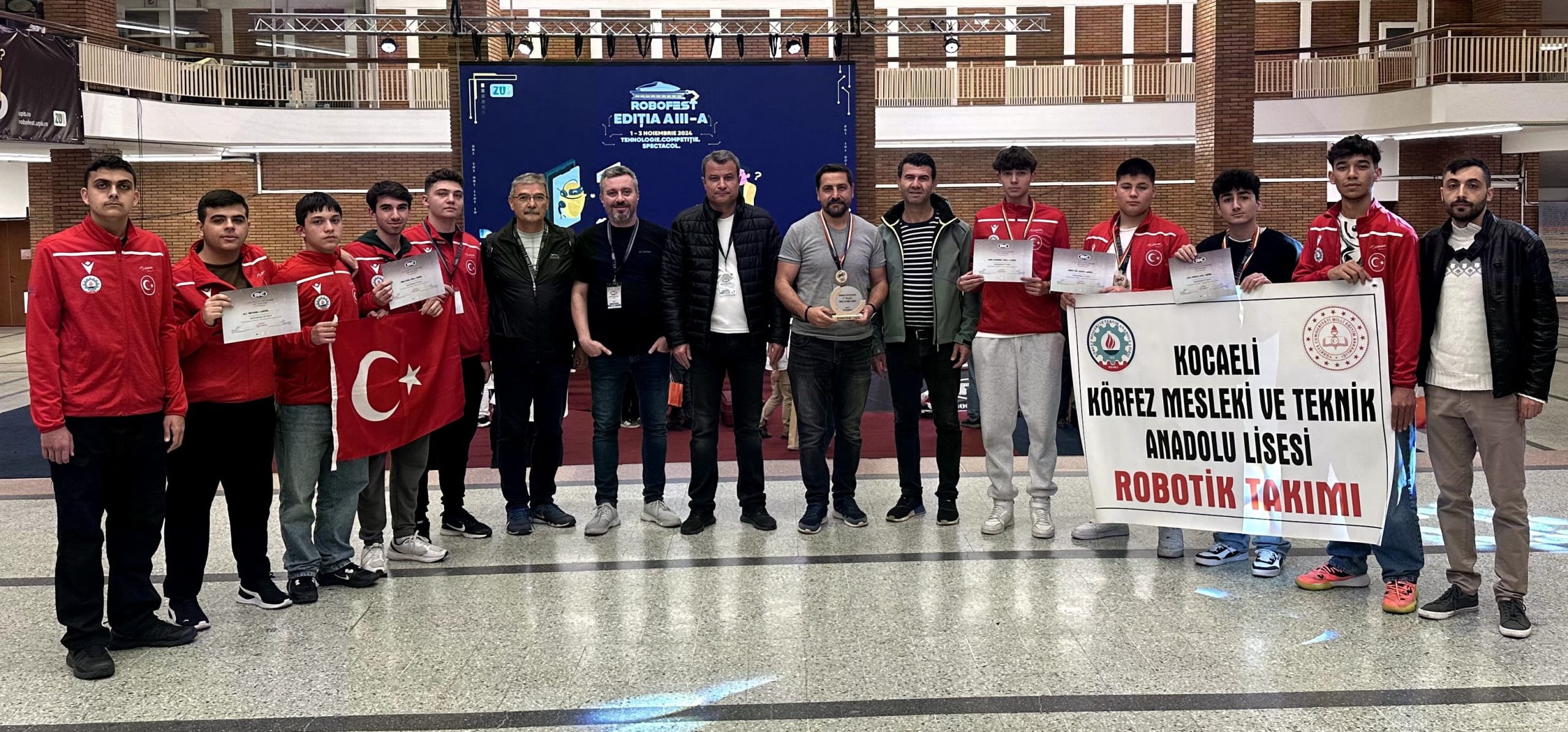 Romanya'nın başkenti Bükreş'te düzenlenen 'RoboChallenge 2024'te Türkiye'yi temsil eden Körfez