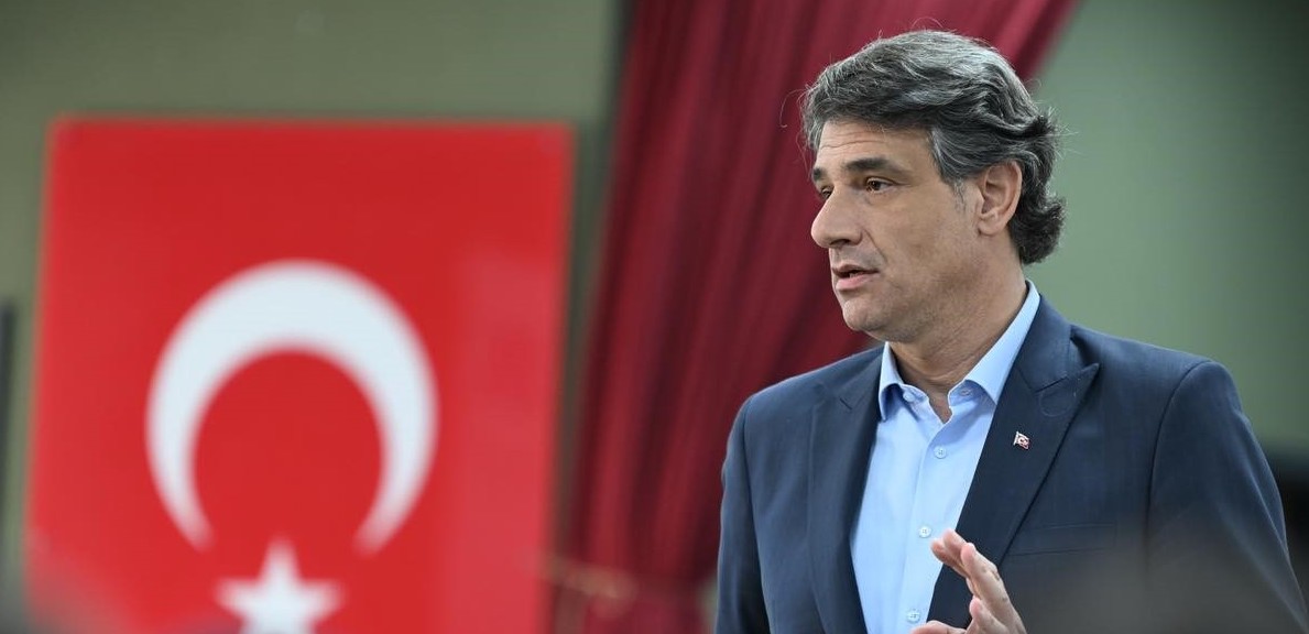 Lise öğrencileriyle bir araya gelen Kartepe Belediye Başkanı Mustafa Kocaman,