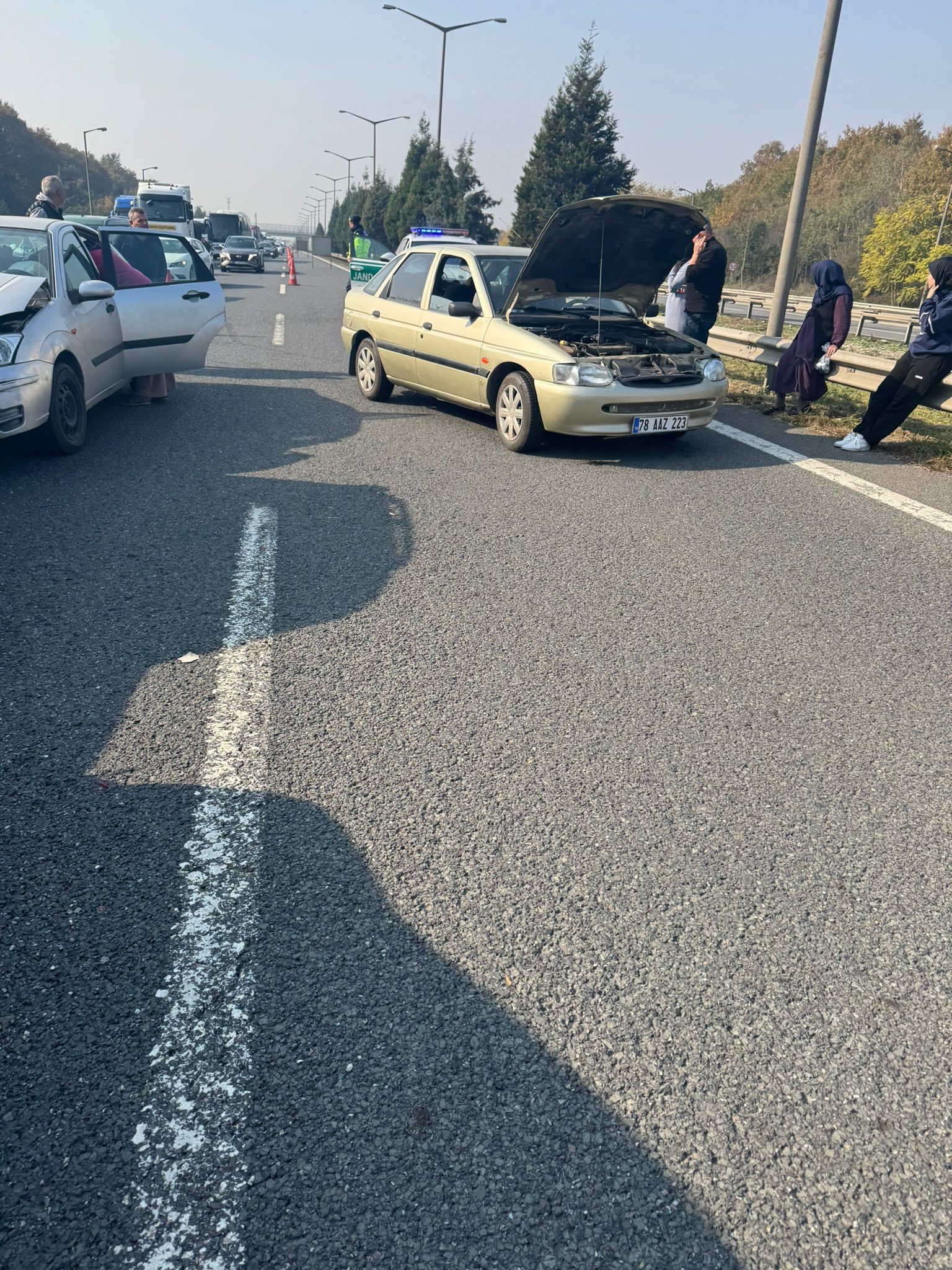 Anadolu Otoyolu Sakarya geçişinde 7 aracın karıştığı zincirleme trafik kazasında