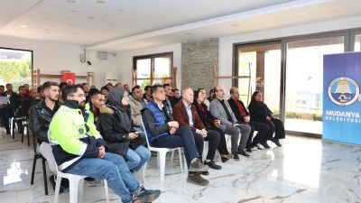 Bursa Uludağ Üniversitesi'nden Prof. Dr. Ebru Yalçın, serbest dolaşan hayvanlara