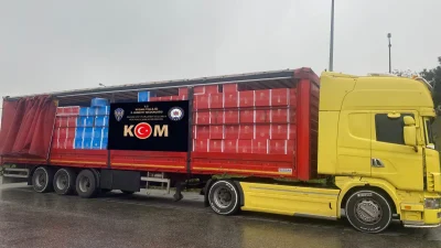 TEM Otoyolu Kocaeli geçişinde durdurulan tırda yapılan aramada 9 milyon
