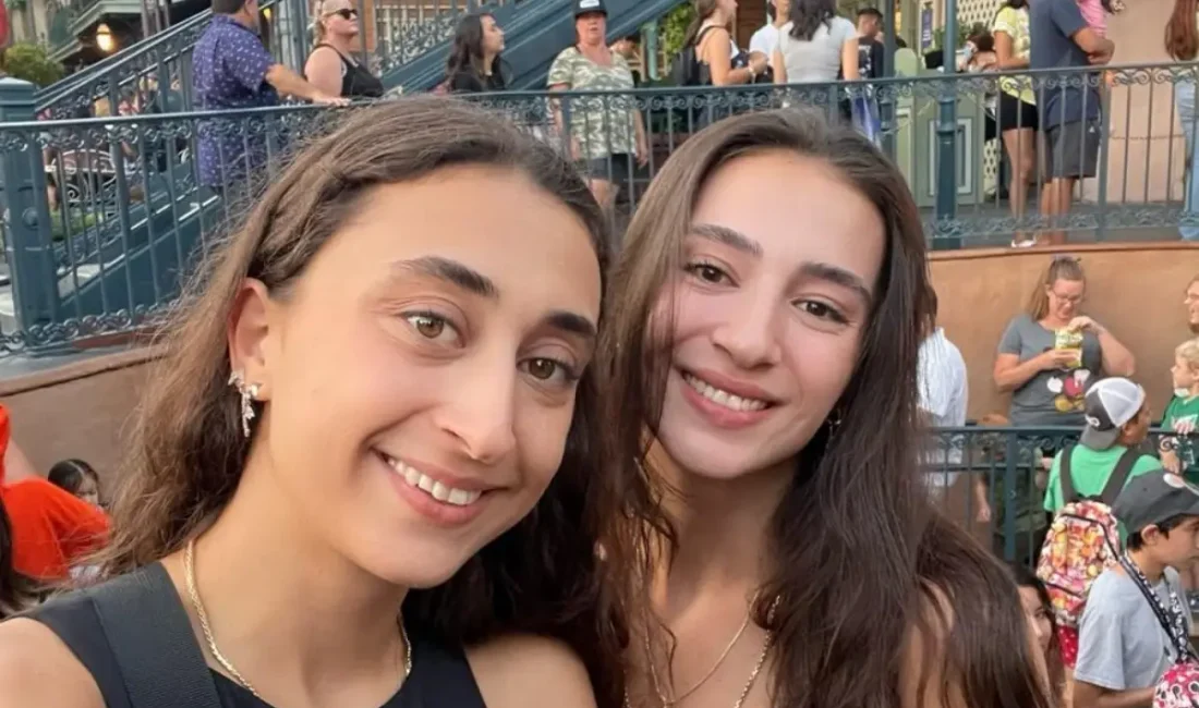 Türkiye’nin başarılı milli voleybolcuları Elif Şahin ve Saliha Şahin, kız