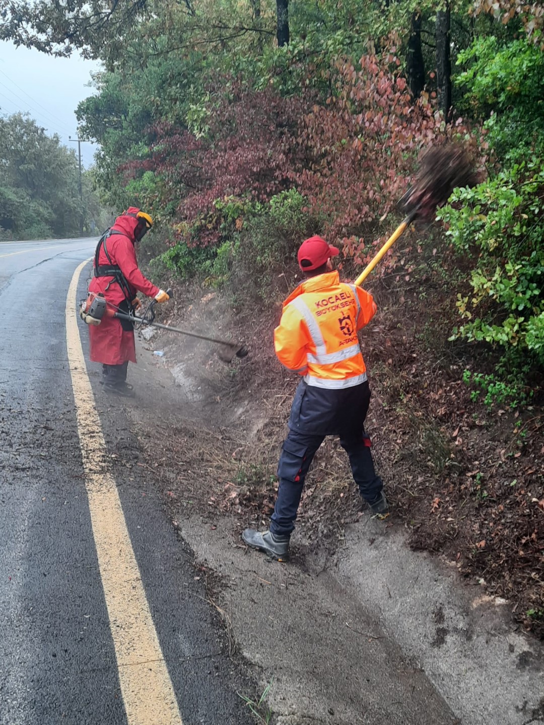 Büyükşehir, su baskınlarının yaşanmaması ve vatandaşların mağdur olmaması için Gölcük