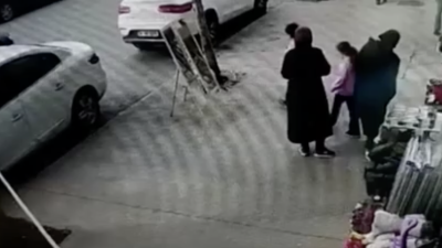 İstanbul Başakşehir'de bir züccaciye mağazası önünde bulunan kavanoz kapakları çalındı.