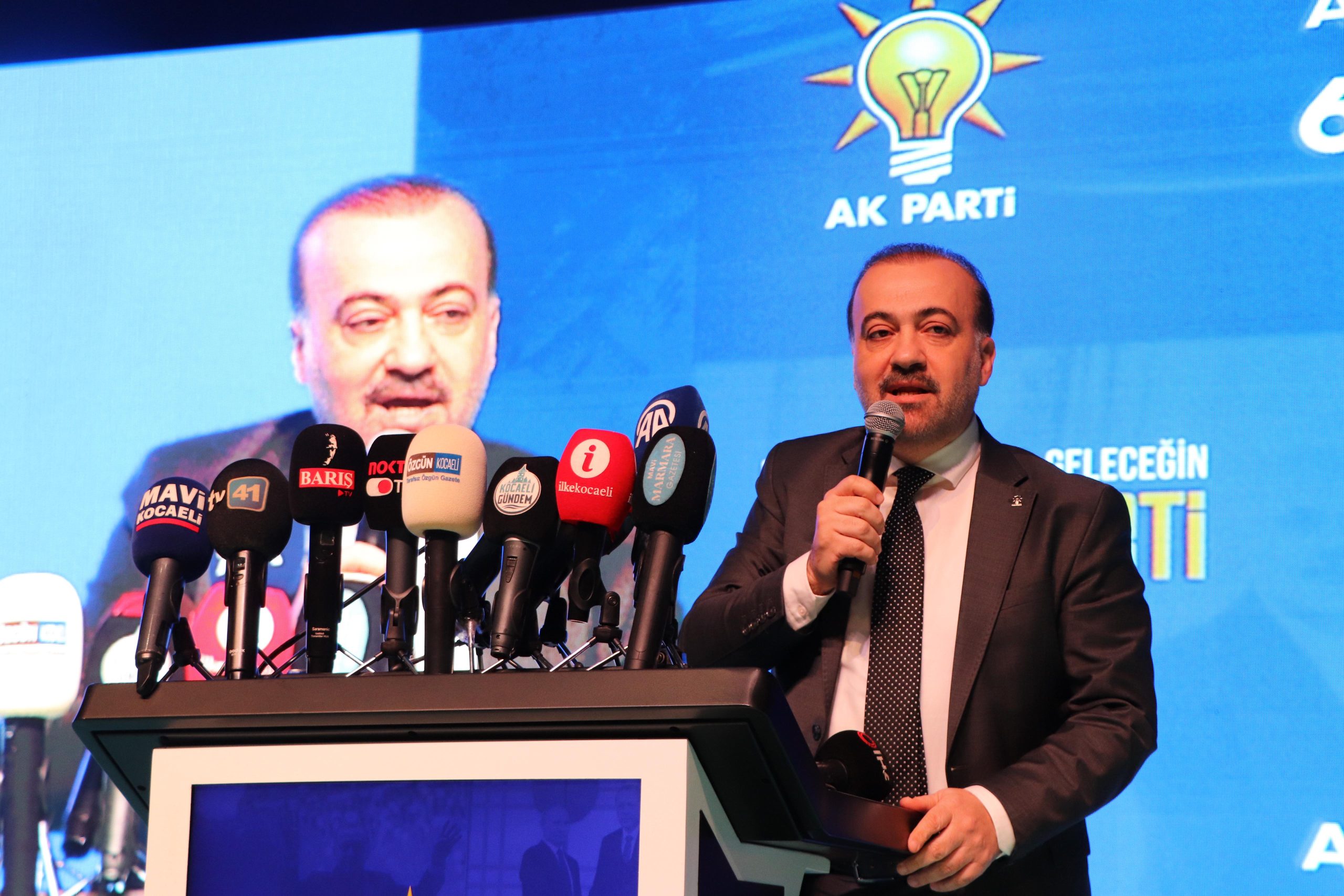 AK Parti 19 Ekim’de başladığı kongre sürecini geçtiğimiz hafta yapılan