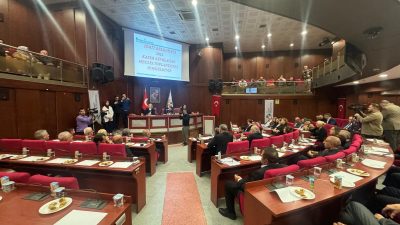 İzmit Belediyesi Meclis Toplantısı'nda, Esenyurt Belediye Başkanı Ahmet Özer’in hukuki