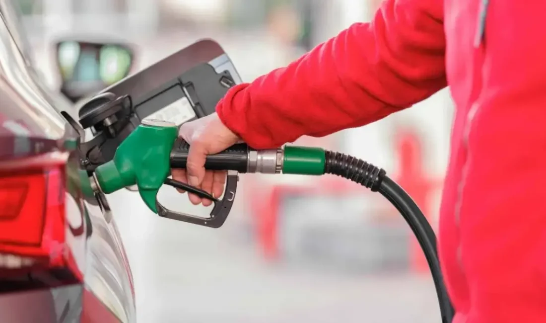 Brent petrol fiyatlarındaki dalgalanma akaryakıt fiyatlarına etki ediyor. Benzin ve