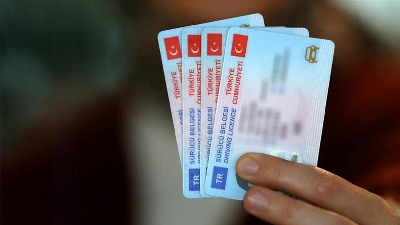 Karayolları Trafik Yönetmeliği'nin Geçici 10. maddesi kapsamında, eski tip sürücü