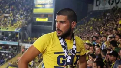 Fenerbahçeli taraftar grubu Genç Fenerbahçeliler Derneği'nin (GFB) lideri ve beraberindeki