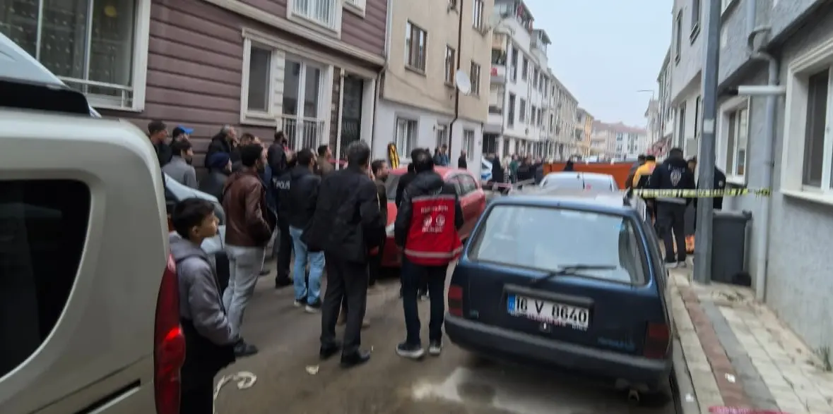 Bursa'nın İnegöl ilçesinde meydana gelen olayda 35 yaşındaki karısını kemerle