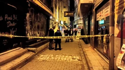 Kocaeli'nin İzmit ilçesinde 30 yaşındaki gencin sokak ortasında tabancayla 15