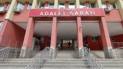Kocaeli'nin İzmit ilçesinde vefat eden annesine küfür ettiği iddiasıyla arkadaşını