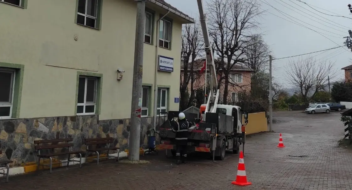 Meteoroloji'den yapılan son uyarılara göre Marmara Bölgesini etkisi altına alan