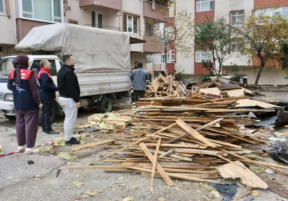Körfez Belediyesi, hafta sonu şiddetli yağmur ve fırtına sebebiyle hasar
