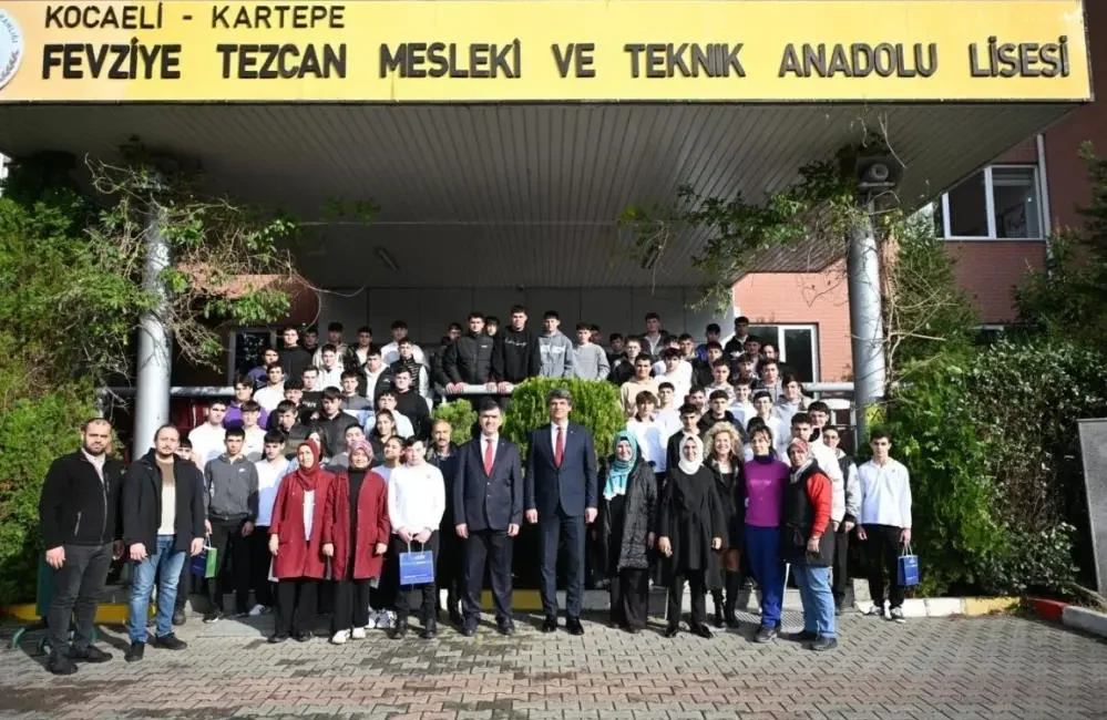 Kartepe Belediye Başkanı Mustafa Kocaman, "Gençler bizim geleceğimiz, hepimiz bir