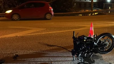 Kocaeli'nin İzmit ilçesinde zincirleme trafik kazasında 1'i ağır 2 kişi