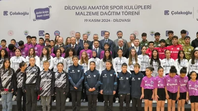 Kocaeli'nin Dilovası ilçesinde amatör spor kulüplerinin bünyesindeki 450 sporcuya malzeme