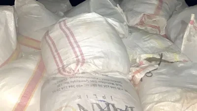 Kocaeli'de polis ekiplerince durdurulan araçta yapılan aramada 5 ton kaçak