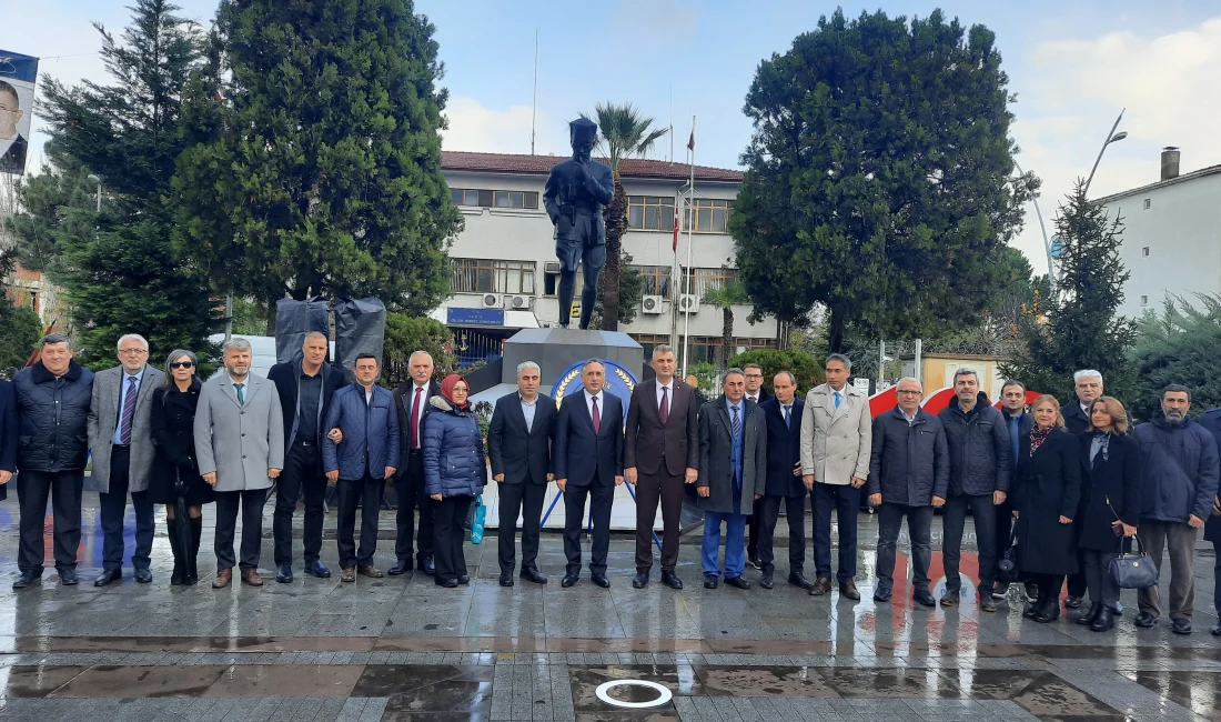 Kocaeli'nin Gölcük ve Karamürsel ilçelerinde 24 Kasım Öğretmenler Günü törenle