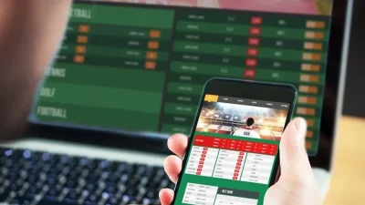 Yasadışı bahis reklamı yaptıkları ve insanları teşvik ettikleri iddia edilen