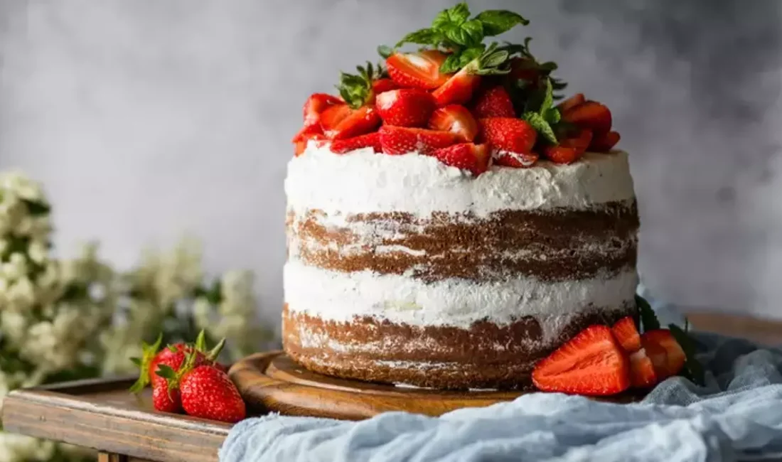 Rüyada pasta yemek, rüya tabirlerinde genellikle hayırlı ve olumlu anlamlarla