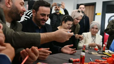 Başiskele'de Dünya Engelliler Günü dolayısıyla engelsiz sanat atölyesi düzenlendi. Özel