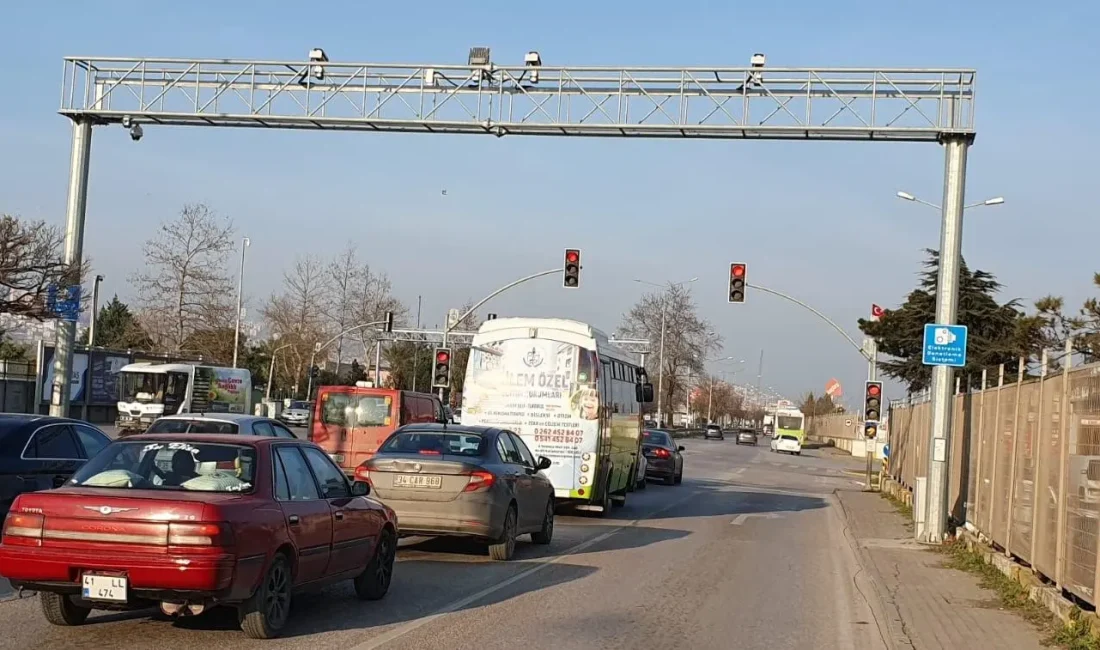 Kocaeli Büyükşehir Belediyesi, akıllı ulaşım sistemleriyle kent trafiğini 7/24 gözlem