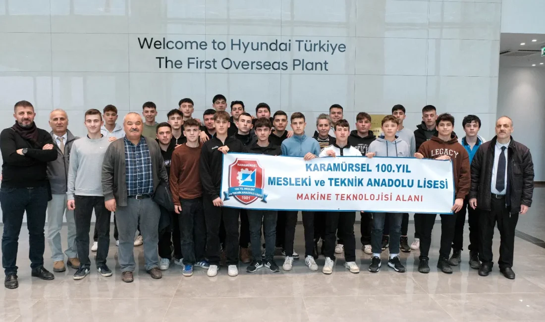 Karamürsel 100. Yıl Mesleki ve Teknik Anadolu Lisesi öğrencileri ve