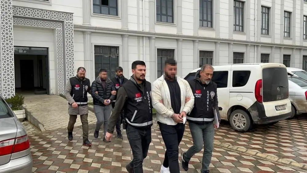 Kocaeli'nin Derince ilçesinde 45 yaşındaki Cafer Karaman'ın darp edilerek hayatını