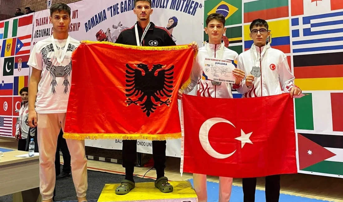 Romanya'da düzenlenen 24'üncü Balkan Tekvando Şampiyonasında milli takım adına yarışan