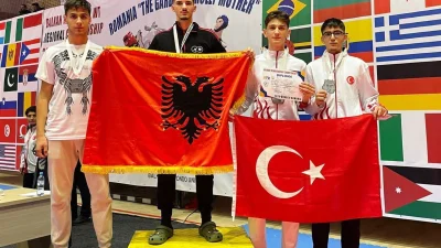 Romanya'da düzenlenen 24'üncü Balkan Tekvando Şampiyonasında milli takım adına yarışan
