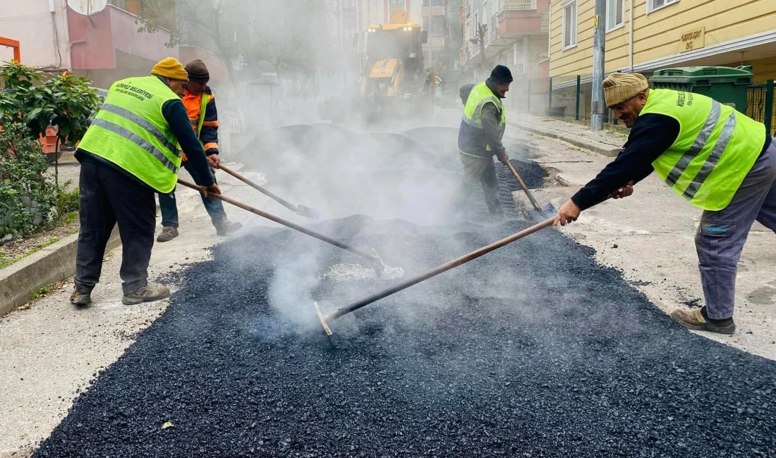 Körfez'de ilçe merkezi ve köy yollarındaki bozuk alanlar düzeltilerek daha