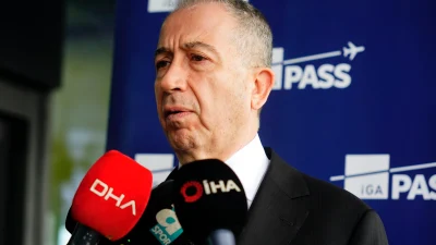Galatasaray İkinci Başkanı Metin Öztürk, Eyüpspor'un, Fenerbahçe ile oynadığı maçta