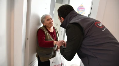 Başiskele'de başlatılan "Gönül Bağı" projesi devam ediyor.