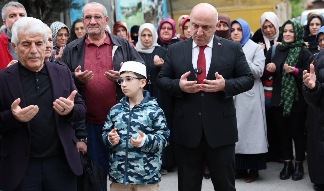 Darıca Belediye Başkanı Muzaffer Bıyık, umre ziyareti için kutsal topraklara