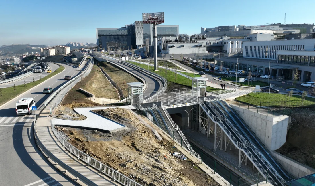 Büyükşehir, Kocaeli Şehir Hastanesi Üst Geçidi ile bölgedeki kavşağın yaya