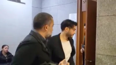 Şarkıcı İlyas Yalçıntaş, yabancı uyruklu bir kadına mesajlaşma uygulaması üzerinden