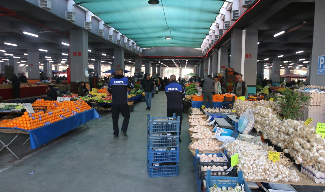 Derince Belediyesi Zabıta Müdürlüğü ekipleri, vatandaşların huzurlu ve güvenli bir