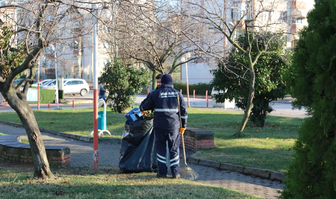 Derince Belediyesi ekipleri belirlenen program doğrultusunda ilçe genelindeki çalışmalarını yoğun