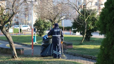 Derince Belediyesi ekipleri belirlenen program doğrultusunda ilçe genelindeki çalışmalarını yoğun