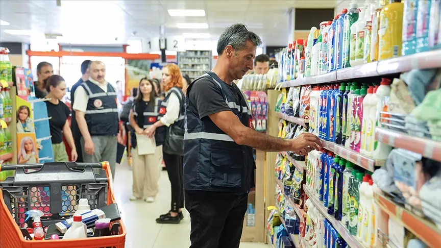 Ticaret Bakanlığı, asgari ücretin açıklanmasının ardından gerçekleştirdiği denetimlerde, "fahiş fiyat"