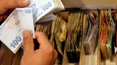 Merkez Bankası ve BDDK verilerine göre, kredi kartı ve krediler