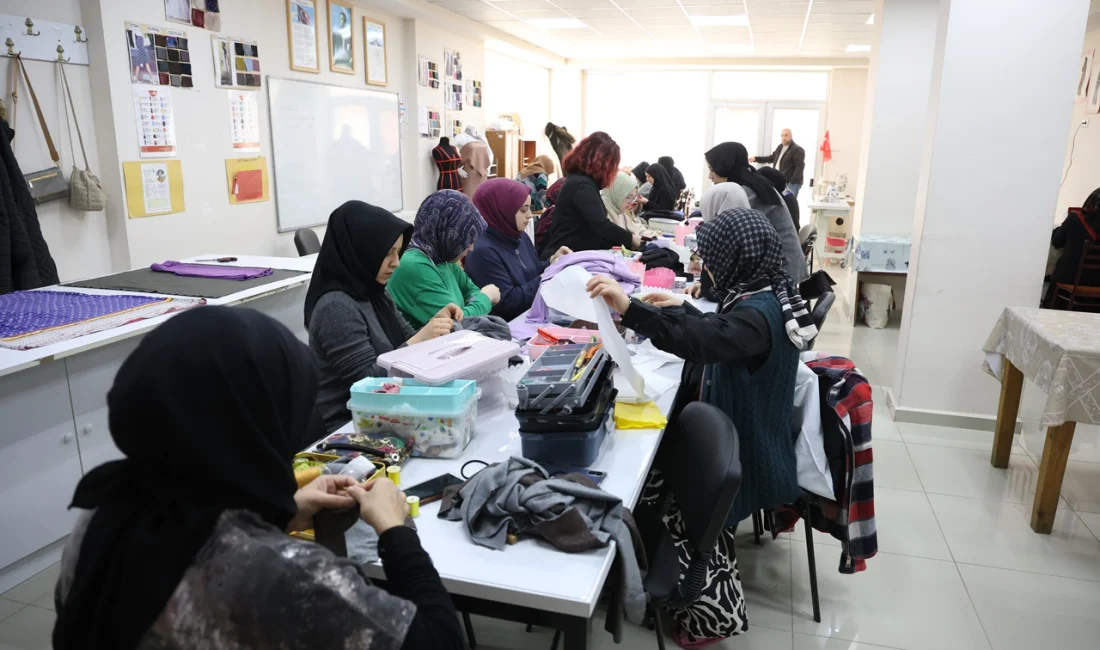 Kartepe Belediyesi bünyesindeki KAR-MEK kurslarından Giyim Kursu’na gösterilen ilgi günden