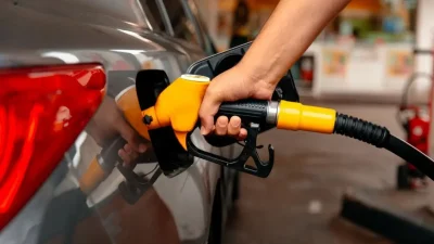 Motorin fiyatlarına yarından itibaren 1.47 TL zam geliyor. Bu artışla