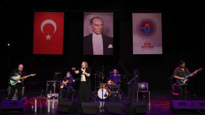 Ünlü müzisyen Birsen Tezer, Maltepe Belediyesi’nce düzenlenen etkinlikte dinleyicilerine muhteşem