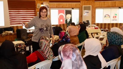 Körfez'de kadınlara yönelik 'Aile içi iletişim' söyleşisi düzenlendi. Psikolog Zeynep