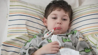 Okulların açılmasıyla influenza vakalarında artış olabileceğinin altını çizen Çocuk Enfeksiyon